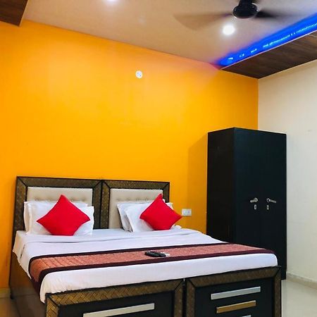 Hotel Tip Top -- Lpu Law Gate -- Family, Students, Couples Phagwāra Exterior foto
